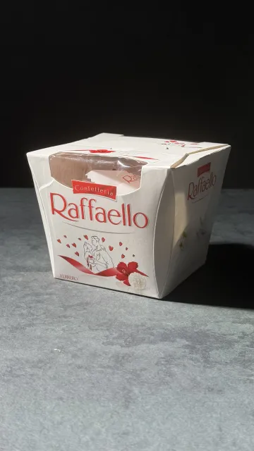Цукерки Raffaello — доставка квітів у Дніпрі