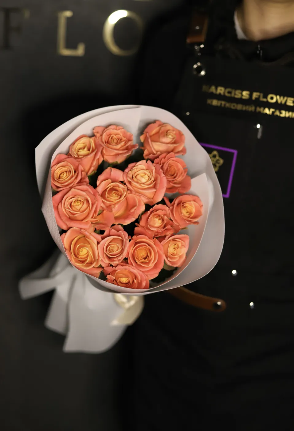 Букет из 15 роз Miss Piggy — доставка цветов в Днепре