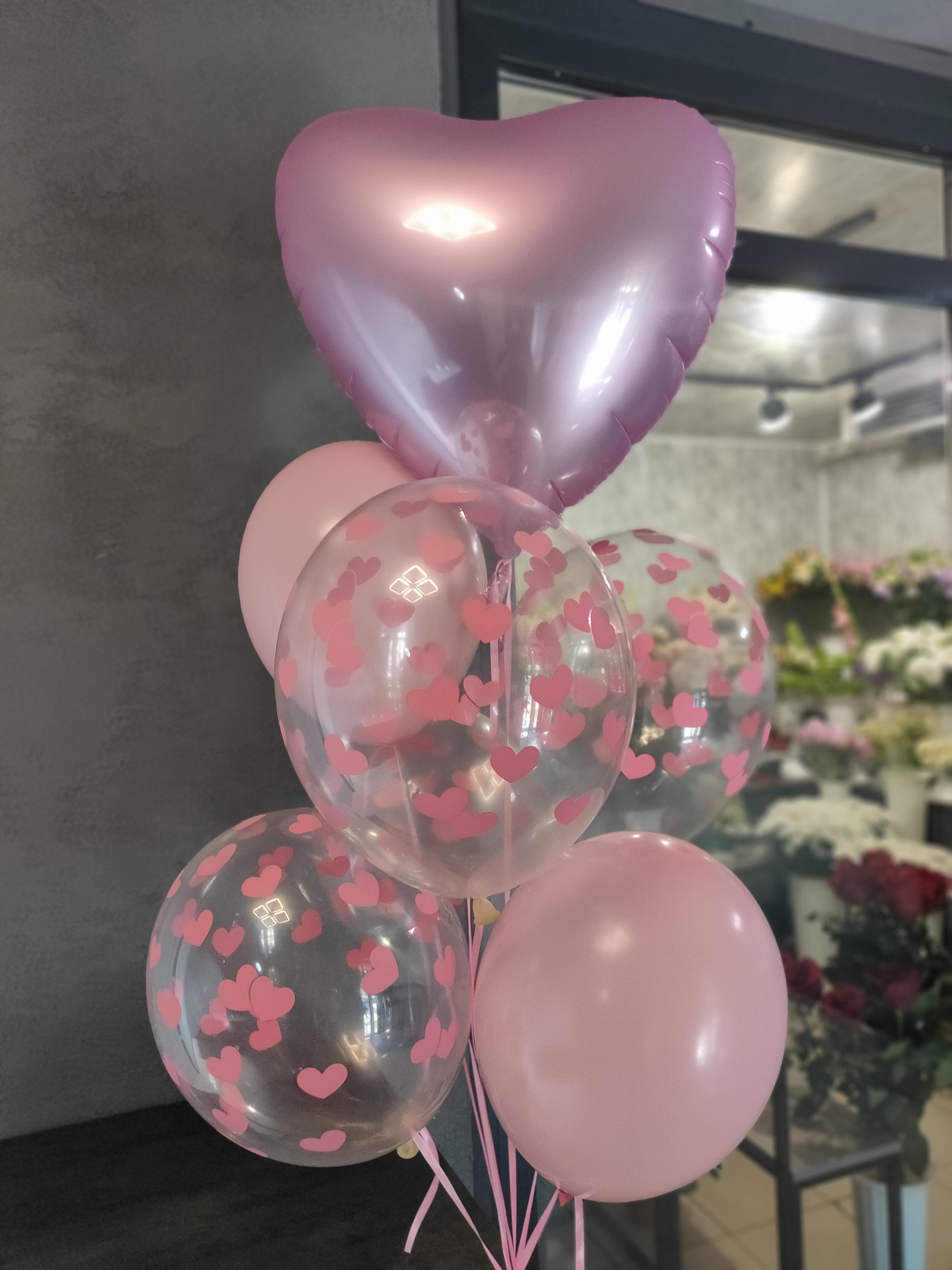 Ніжні серця — 5 кульок — доставка квітів у Дніпрі